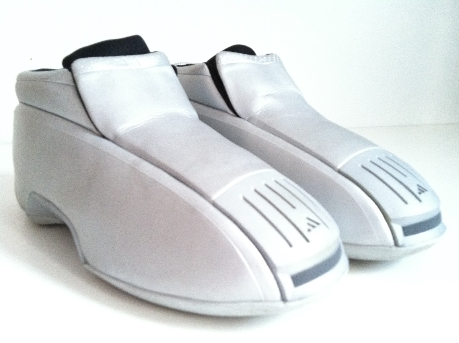 kobe bryant space shoes
